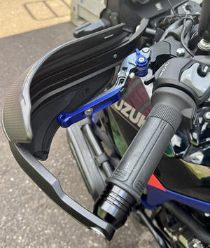 Vstrom800DEにハンドルバーライザー取り付け - ぷんとの業務日報2ndGear