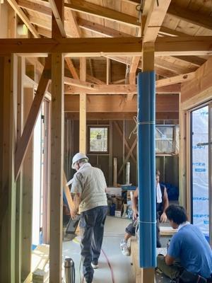 自然素材の家造りブログ　探彩工房（たんさいこうぼう）建築設計事務所　太陽熱で床暖房するソーラーシステムの自然素材の家に2６年以上住んでいる設計士が　別荘・注文住宅を専門に設計