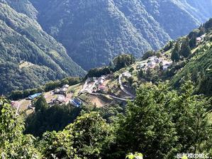 ｺﾐｯｸ「ゆるキャン△」舞台探訪057 第103話 くうねるはしる　長野県に入って岩倉ダムキャンプ場から下栗の里・国道152号上村ゲートへ - 蜃気楼の如く