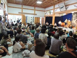 大朝の秋は神楽の季節。各鎮守の森の秋祭り、神楽共演大会、ONO OASAのステージも神楽。 - 大朝＝水のふる里から