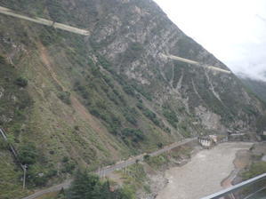 成都から昆明へ列車で - タイ人と暮らすラムバーク(やっかい)な日常