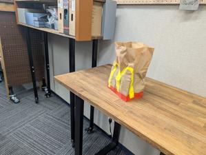 マクドナルドの紙袋 - ステンレスクリーンカットのレーザーテック