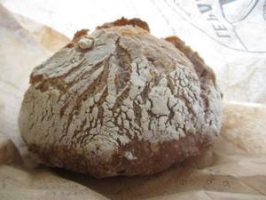 胡桃パン - リヨンの散歩２