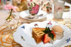 花に包まれた白金の隠れ家フレンチ ～マーヴェラス パラディ白金～ - 雲母（ＫＩＲＡ）の舟に乗って