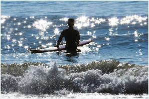 江の島キラキラサーファー - 湘南の光に