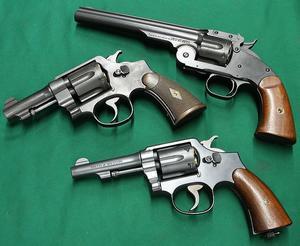 Smith & Wesson - "人はパンのみに生きるにあらず" (ケイズ ブログ)