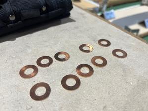 レーザーで銅の小さいリング切断 - ステンレスクリーンカットのレーザーテック