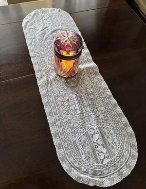 チュールレース楕円ロングマット35    Hold - スペイン・バルセロナ・アンティーク　gyu's shop