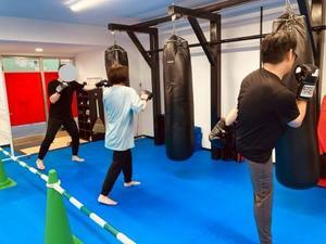 福岡市城南区でキックボクシングフィットネス、空手するなら「ビーフィトネスジム」＆「城南カラテスクール」！！