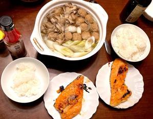 野菜と鶏団子鍋 ＆ 生鮭の塩麹焼き（今夜の夕ごはん） - よく飲むオバチャン☆本日のメニュー
