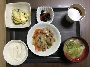 あじさい荘　夕食　酢豚風炒め　ブロッコリーと玉子のサラダ　ワンタンスープ　煮豆　ご飯 - 今日の献立