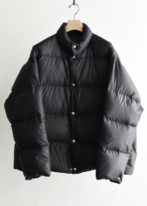 COMOLI　ダウンジャケット - TRUNK