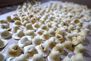 夫のパスタ、クッキーおいしい停電の昼 - イタリア写真草子