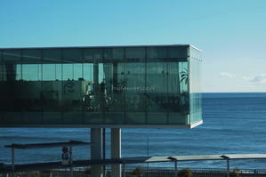 海と空に浮かぶ駅 - 陽だまりcafe