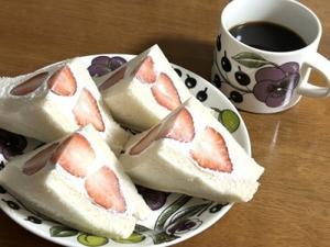 ほうじ茶スコーンといちごサンド♪ - la la la kitchen 2 ♪