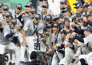 何を感じるかの勝負 - ファン歴56年 神宮の杜