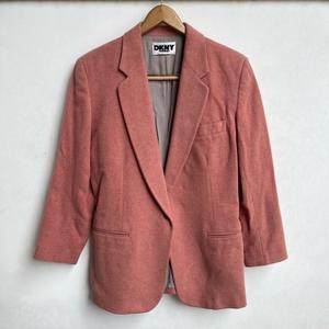 AURA clothing & antiques