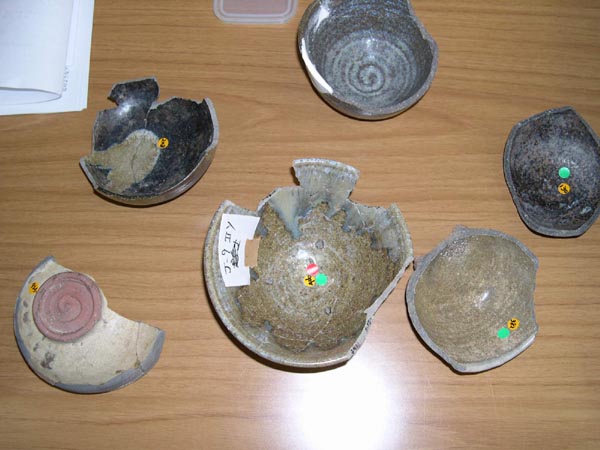 唐王維江山雪齊図巻（一部） : 「やきもの」