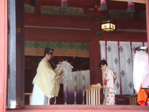 沢尻エリカ 白無垢 洋髪 和装の花嫁 鎌倉鶴岡八幡宮で挙式 沢尻エリカ 白無垢 洋髪 和装の花嫁 鎌倉鶴岡八幡宮で挙式