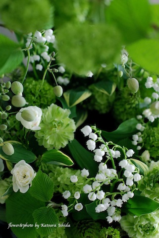 パドドゥの白いバラのブーケ 花のun Deux Trois