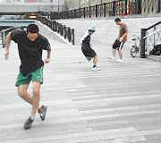 a0004993_21385.gif