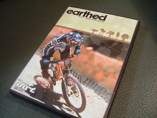 DVD \"EARTHED\"_a0002871_23827.jpg