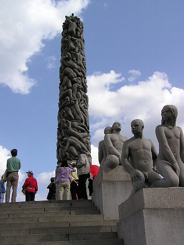 フログネル公園 モノリッテン 人間の塔 Kayoの北欧の旅 フログネル公園 モノリッテン 人間の塔 Kayoの北欧の旅