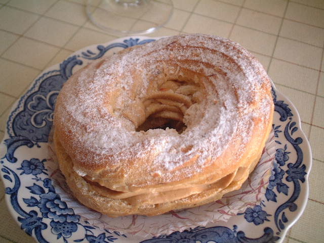 【スイーツ】Paris-Brestパリ・ブレスト_a0014299_74013.jpg