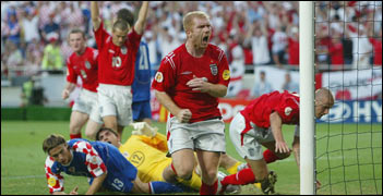 フランス、イングランド決勝進出！　EURO 2004 Group B_a0023548_84420.jpg