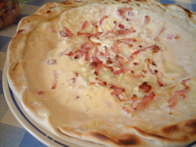 ■FLAMM\'KUECHE (タルト・フランベ）Tarte Flambée_a0014299_22243.jpg