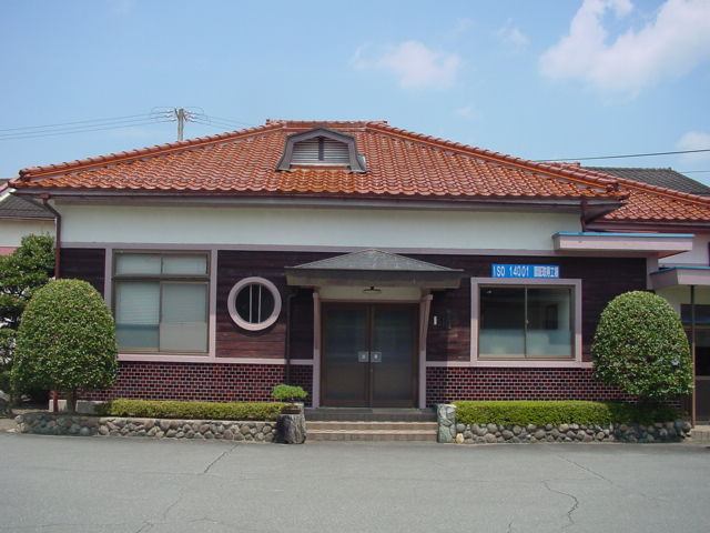 グンゼ敷地内建物_a0012542_1895892.jpg