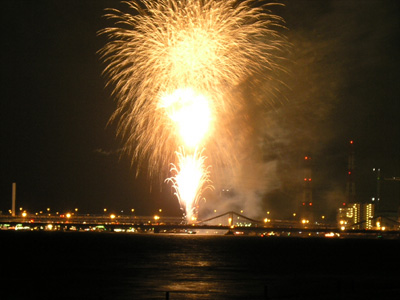 夜空に開いた夏の花　「映る」_a0002073_2359513.jpg