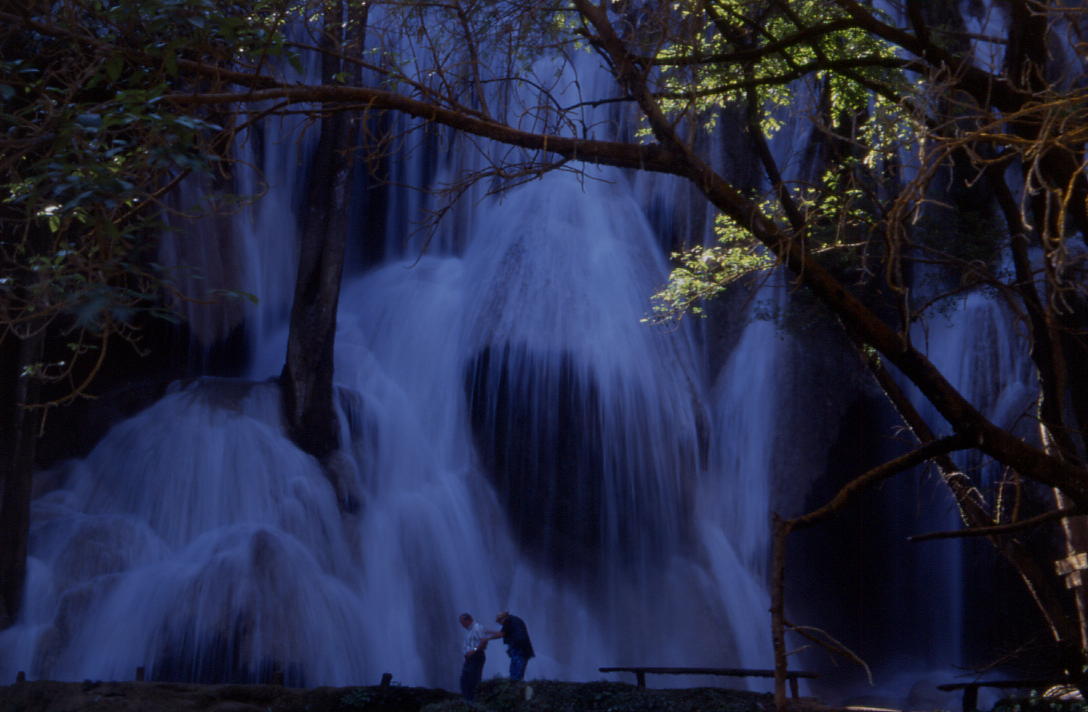 Kuang Si falls_a0026784_2257630.jpg