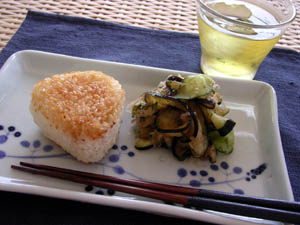 焼きおにぎりで、朝ごはん。_a0026127_13362660.jpg