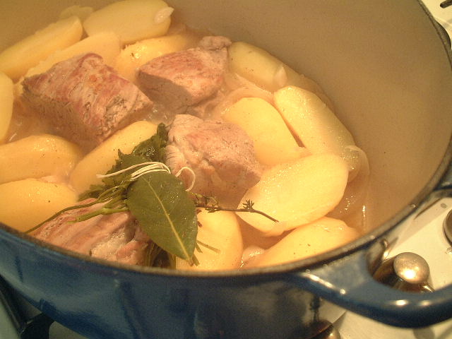 豚肉とおじゃがのことこと煮_a0014299_8421811.jpg