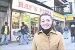NYおすすめB級グルメ・シリーズ3-Ray\'s Pizza_b0007805_1551943.jpg