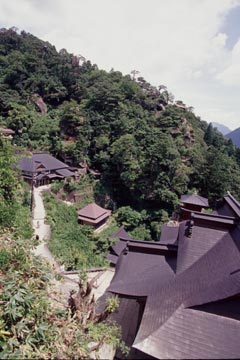 山寺を眺める_a0018659_20214537.jpg