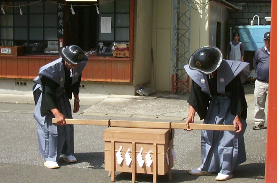 遠野郷八幡宮のお祭り_a0029157_1333714.jpg