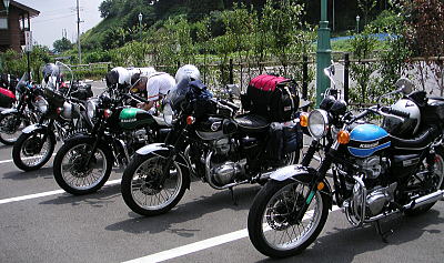 いろんなｗ６５０ ３ ペイントタンク ４台集合写真 カワサキw650 整備日誌