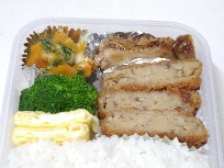 10月25日（月）昼食→お弁当　『昨夜の残りを』_a0013601_943060.jpg