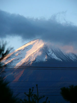 △１０月２７日　　富士山　　雪です！！やっぱりねえ…_a0008934_7294128.jpg