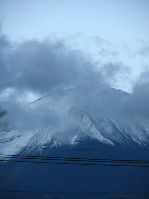 △１０月２７日　　富士山　　雪です！！やっぱりねえ…_a0008934_729421.jpg