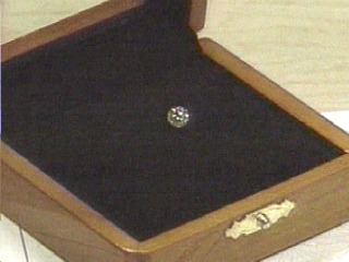 ★これが遺骨でできたダイヤだ! 遺骨・遺灰ビジネス到来!_a0028694_43258.jpg