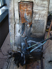 三菱製エアコン室外機が火事_a0000238_63968.jpg