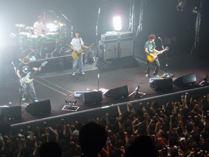 BUMP OF CHICKEN MY PEGASUS 2004 ツアー ZEPP TOKYO』 2 DAYSを皮切りにツアー『MY PEGASUS』スタート