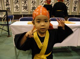 琉球舞踊の発表会_b0033573_1626365.jpg