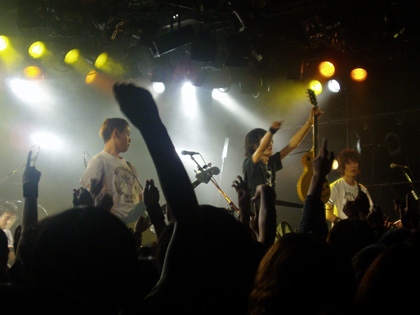 BUMP OF CHICKEN MY PEGASUS 2004 ツアー ZEPP TOKYO』 2 DAYSを皮切りにツアー『MY PEGASUS』スタート