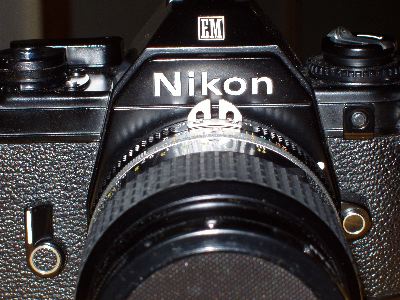 おそらく調子が悪いNikon EM_b0000460_234357100.jpg