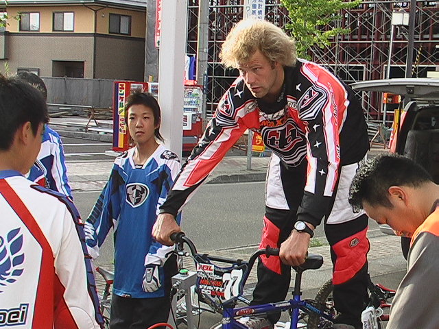 SpecialMovie通りすがりの外人さん二人_b0065730_2354045.jpg