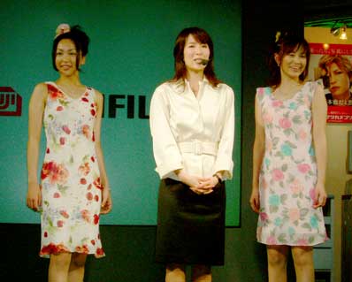 フォトエキスポ2003東京日記 3月14日 1日め_b0069507_17133064.jpg